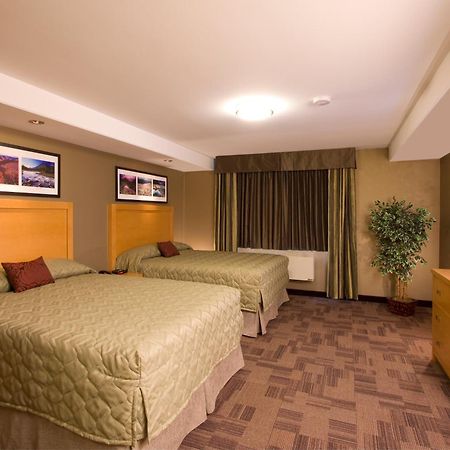 Woodlands Inn & Suites Fort Nelson Exterior foto