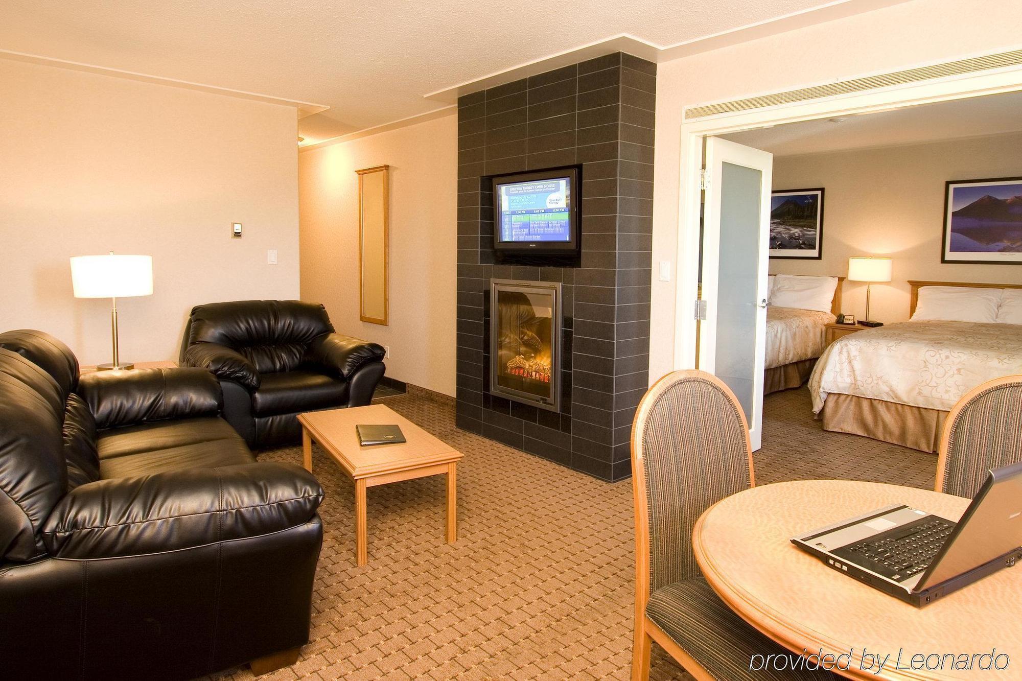 Woodlands Inn & Suites Fort Nelson Zimmer foto