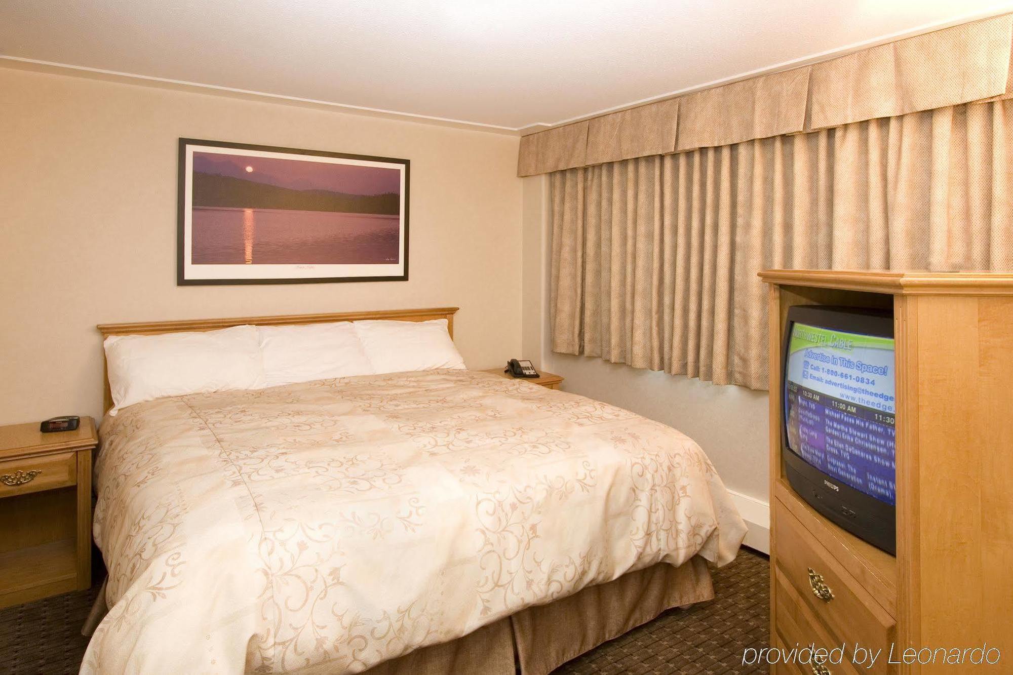 Woodlands Inn & Suites Fort Nelson Zimmer foto
