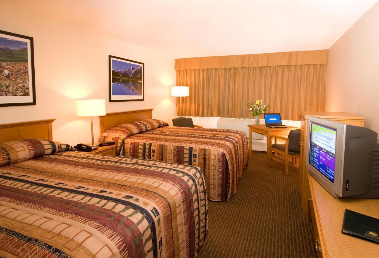 Woodlands Inn & Suites Fort Nelson Zimmer foto